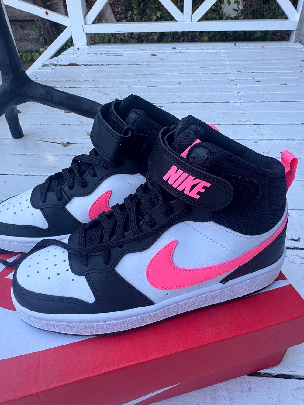 Nike Kids Mid-Top Sneakers in Black, White & Pink